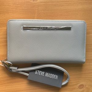 Steve Madden wristlet